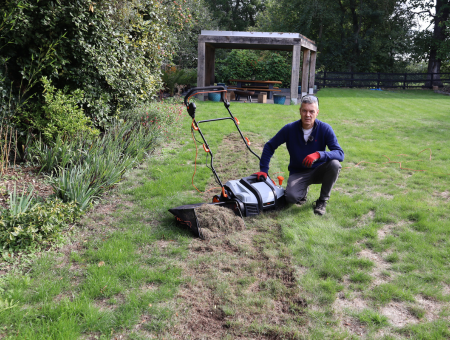 How To Use An Electric Dethatcher And Scarifier
